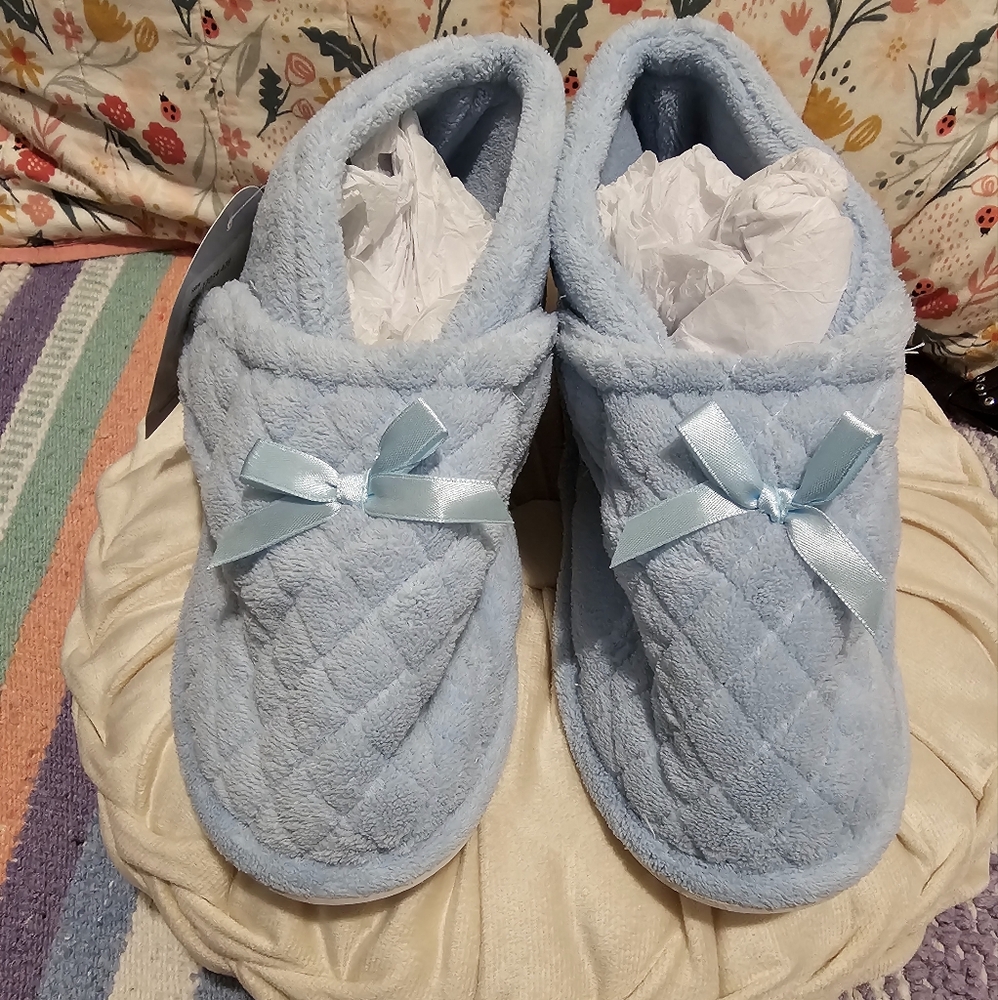 Muk Luk Adaptive Slippers - Picture 7 of 7